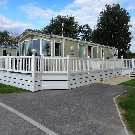 Caravan For Rent At Tattershall Holiday Park Buitenkant foto