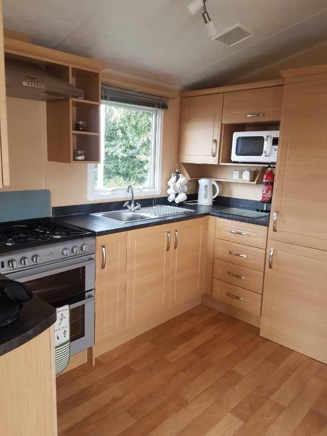 Caravan For Rent At Tattershall Holiday Park Buitenkant foto