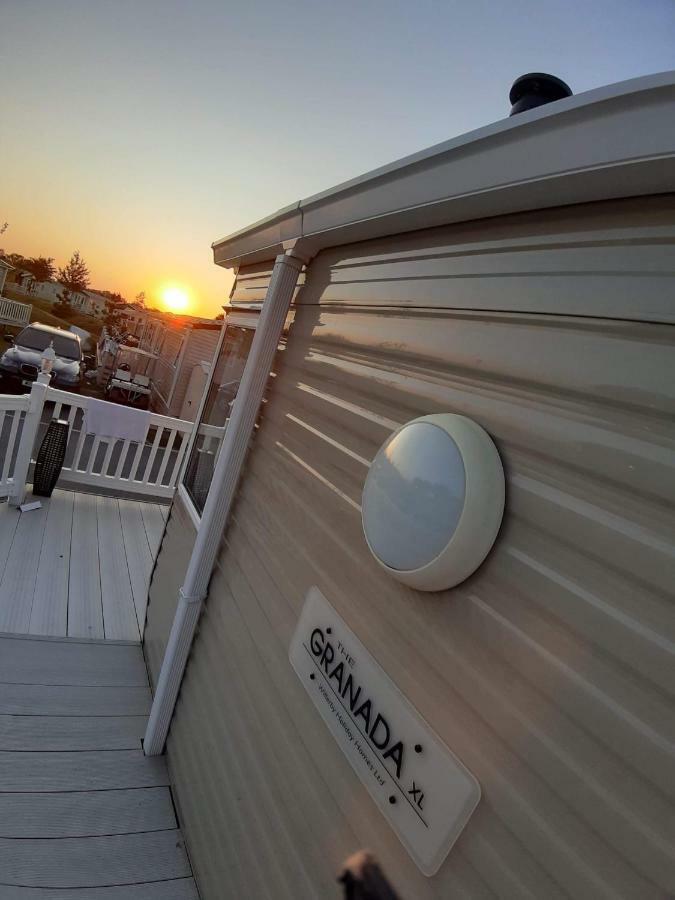 Caravan For Rent At Tattershall Holiday Park Buitenkant foto